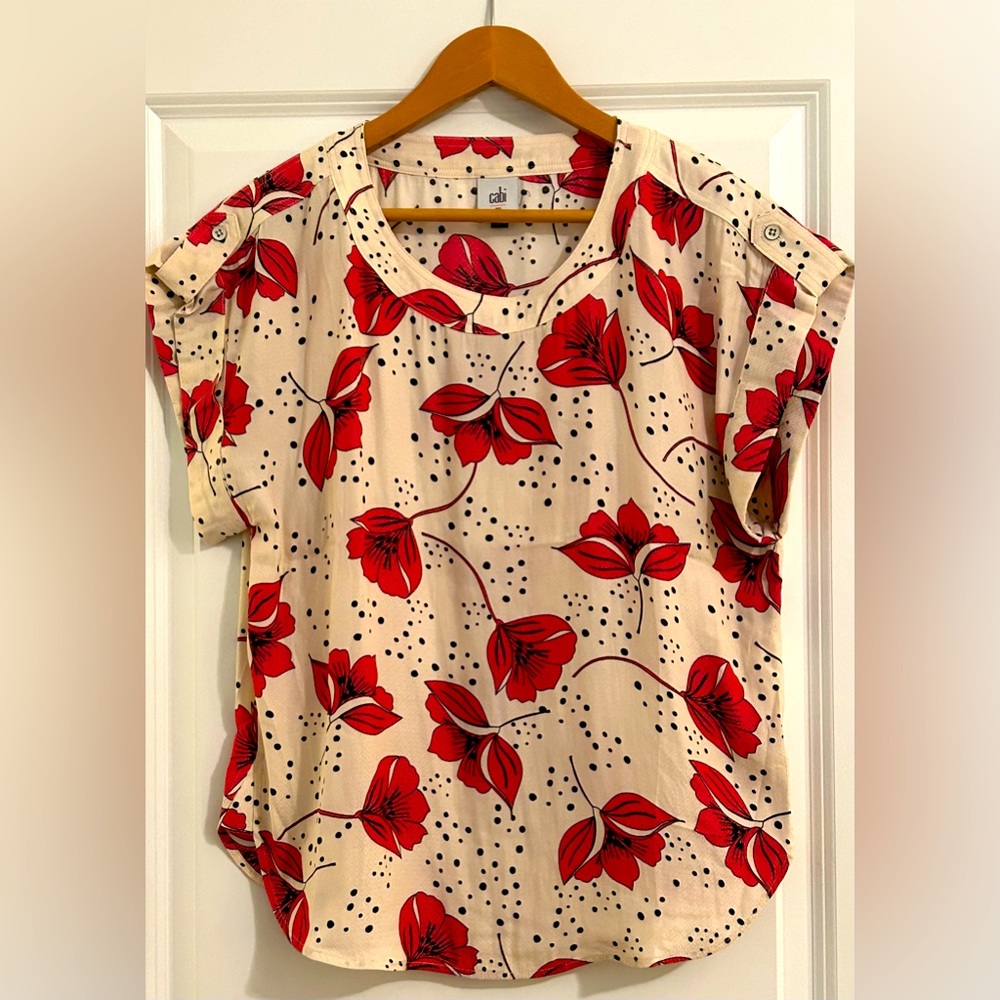 New condition Cabi short sleeve blouse (Boxy blouse) in size XS
